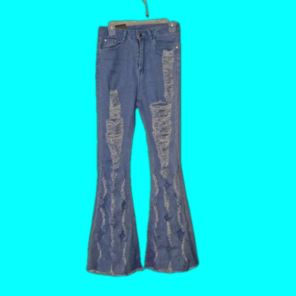 NWT Women's Bell Bottom Jeans - Picture 3 of 17